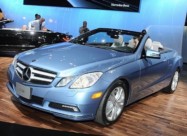 Neben den Modellen der C-Klasse Baureihe werden in Bremen auch Fahrzeuge der E-Klasse produziert: Coupé und Cabrio entstehen flexibel auf einer Produktionslinie. Auch die Roadster der SL- und der SLK-Klasse werden ausschließlich in Bremen gefertigt.